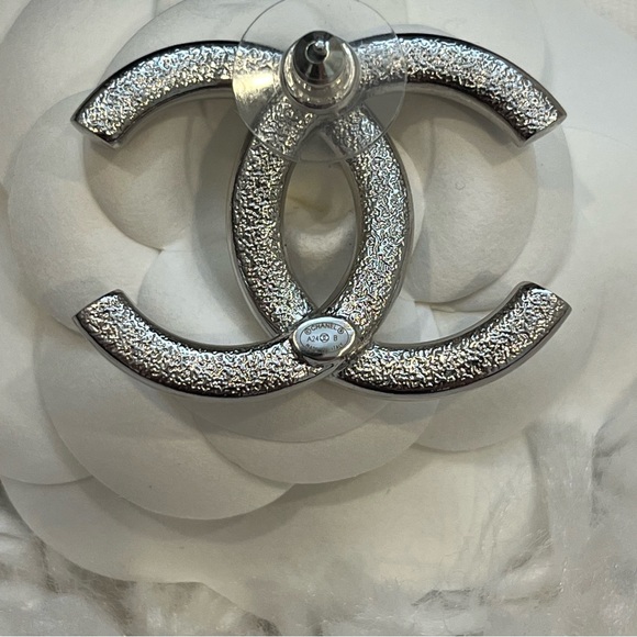❌SOLD❌CHANEL 24B XXL Silver CC Logo Stud Earrings - Brand NEW with TAG & RECEIPT - Picture 8 of 9